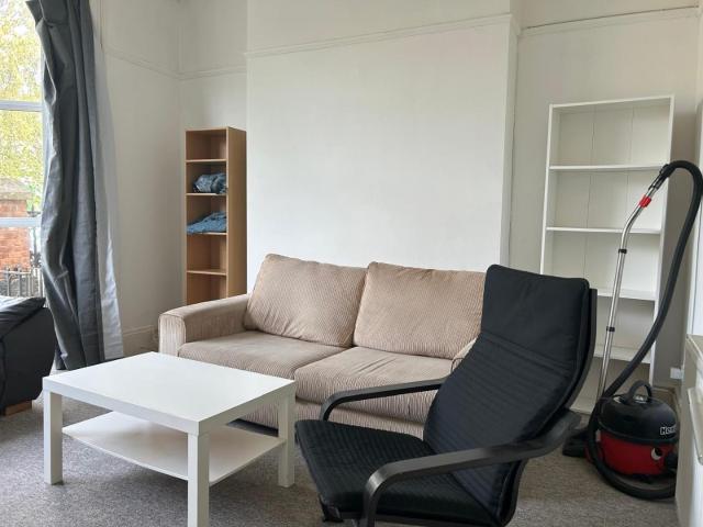 Flat for rent in Mount Wise