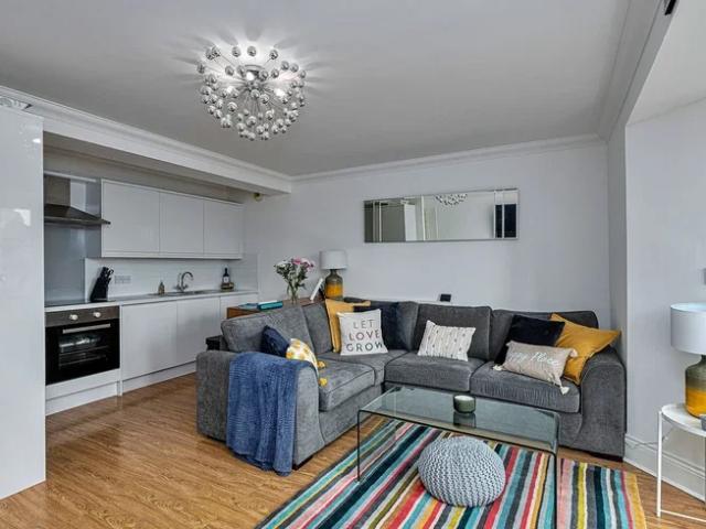 Flat for rent in Tenby, Wales