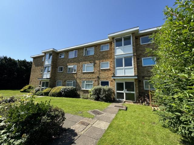 Flat for rent in Woodway Park, West Midlands