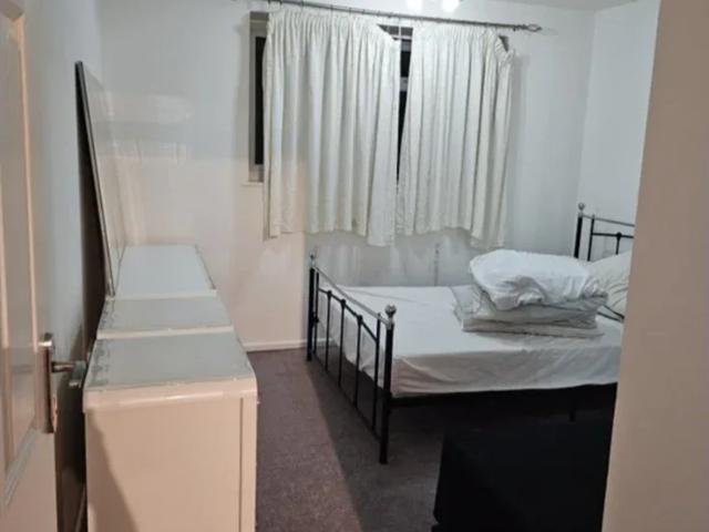 Flat for rent in Gidea Park, Greater London