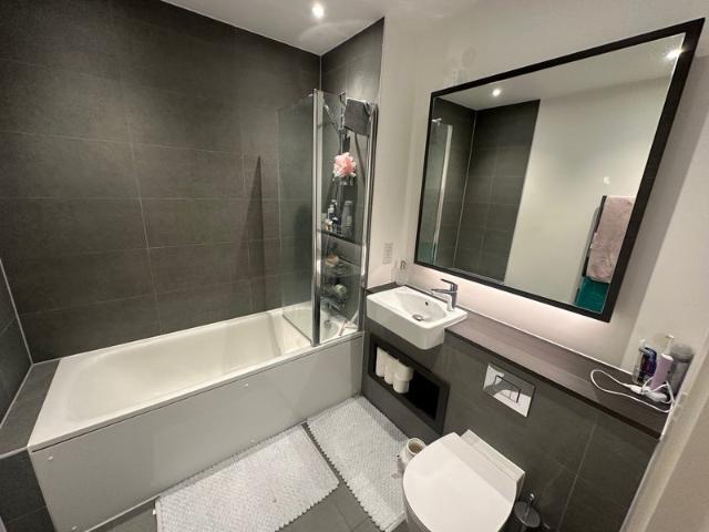 Flat for rent in Earlham Square, Greater London