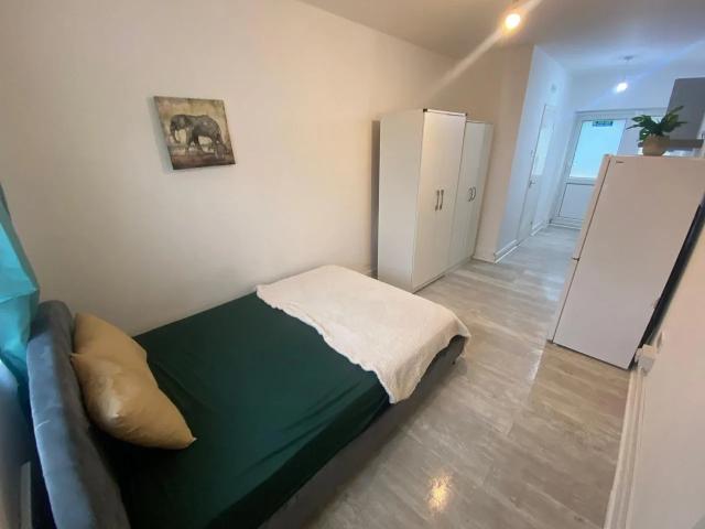 Flat for rent in Dudden Hill, Greater London