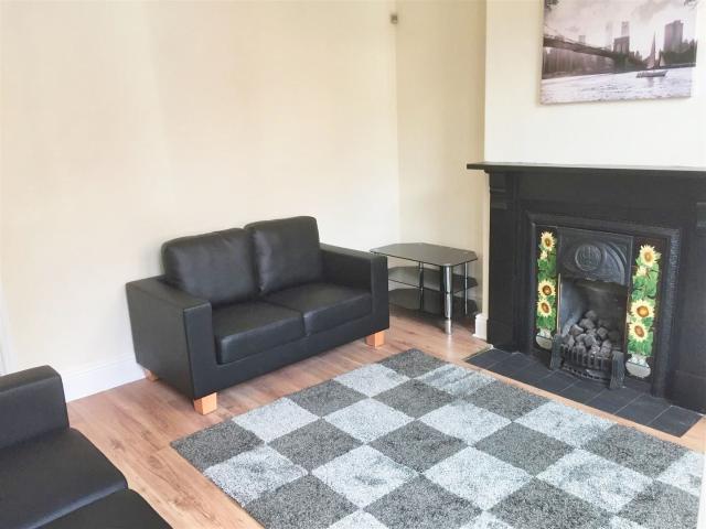 Flat for rent in Broomhill, South Yorkshire