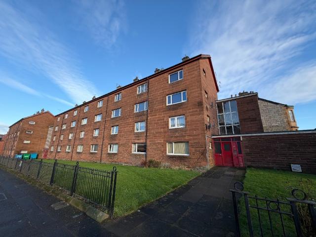 Flat for rent in Carriagehill, Glenburn