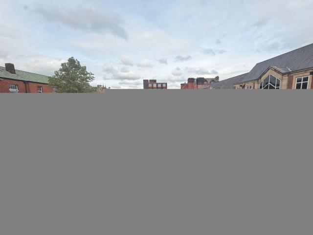 Flat for rent in The Haulgh, Lee Bank