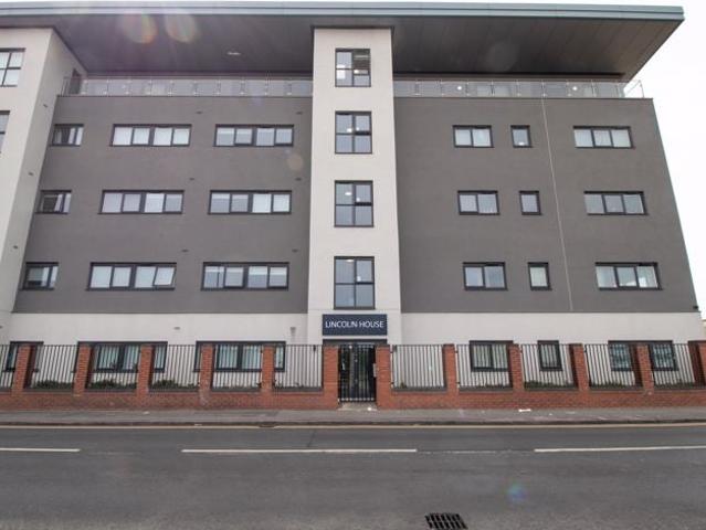 Flat for rent in Lee Bank, Greater Manchester