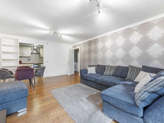 Apartment to rent in Bluebell, North Tipperary