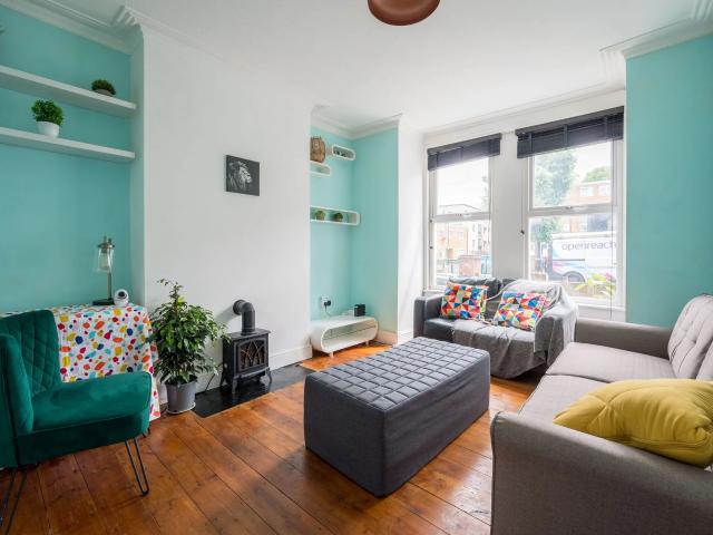 Flat for rent in London Borough of Lewisham, Bell Green