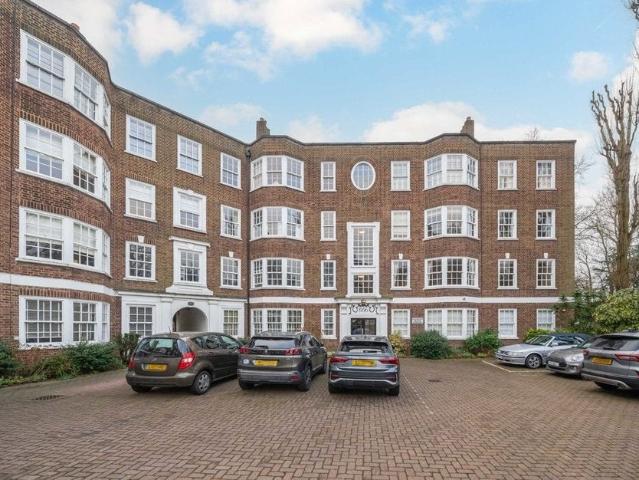 Flat for rent in Highgate, Greater London
