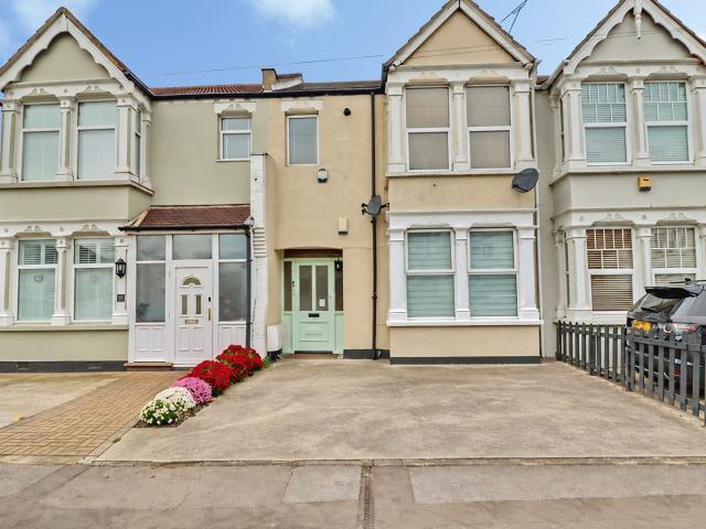 Flat for rent in Wickford, Basildon