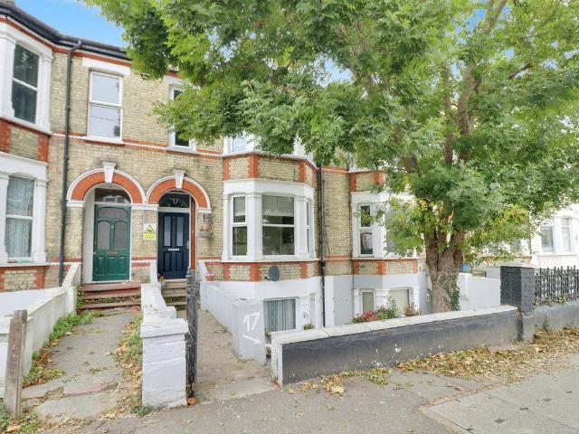 Flat for rent in Wickford, Basildon