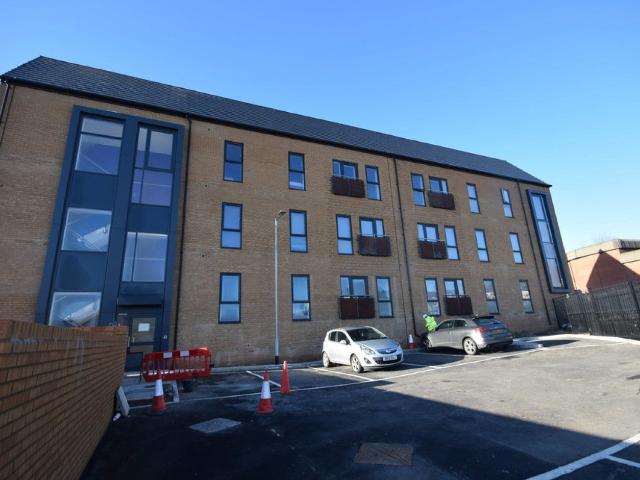 Flat for rent in Joiner's Square, Hanley