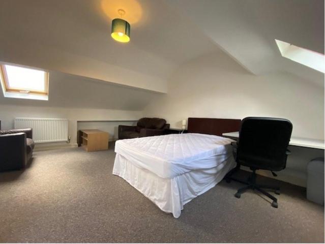 Flat for rent in Joiner's Square, Hanley