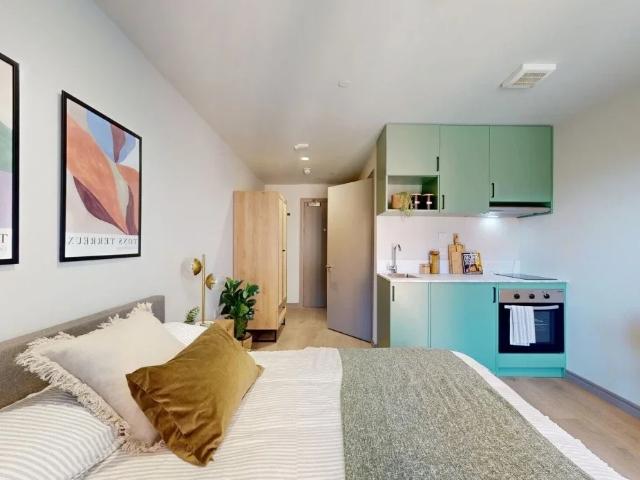 Flat for rent in London Borough of Hounslow, Greater London