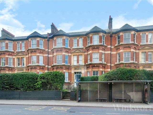 Flat for rent in London Borough of Lewisham, Greater London