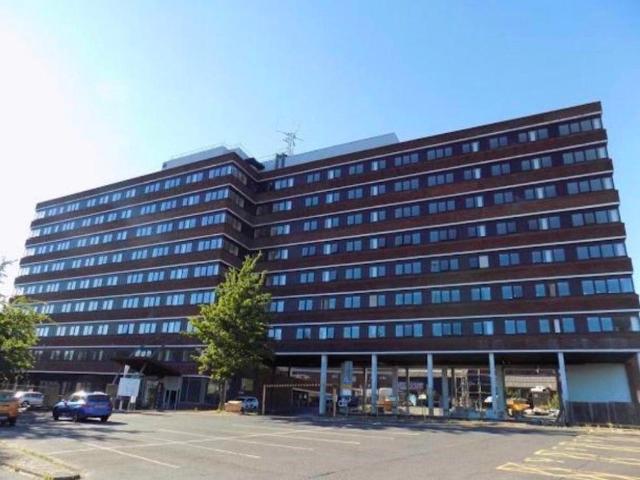 Flat for rent in Dixons Green, West Midlands