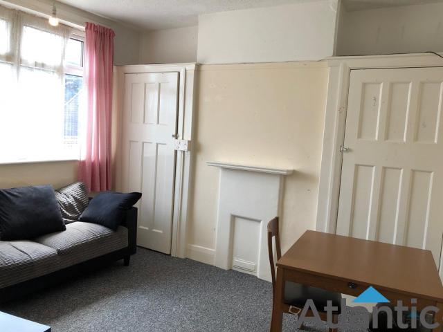 Flat for rent in Hainault, Greater London