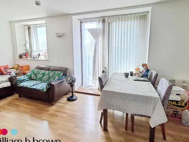 Flat for rent in Navestock Side, Essex