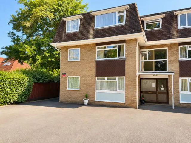 Flat for rent in West Parley, East Dorset