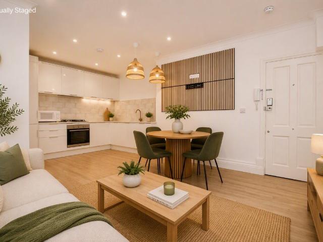 Flat for rent in Roffey, Horsham