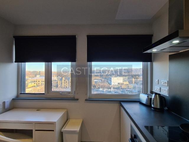 Flat for rent in Paddock, Huddersfield