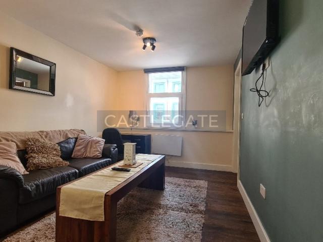 Flat for rent in Highfields, Huddersfield