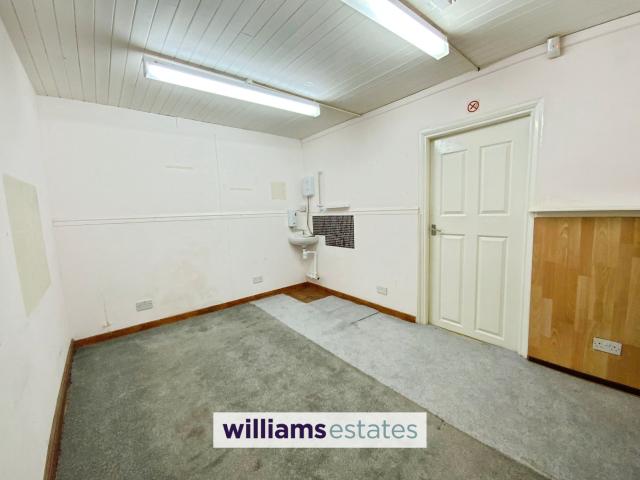 Flat for rent in Mold