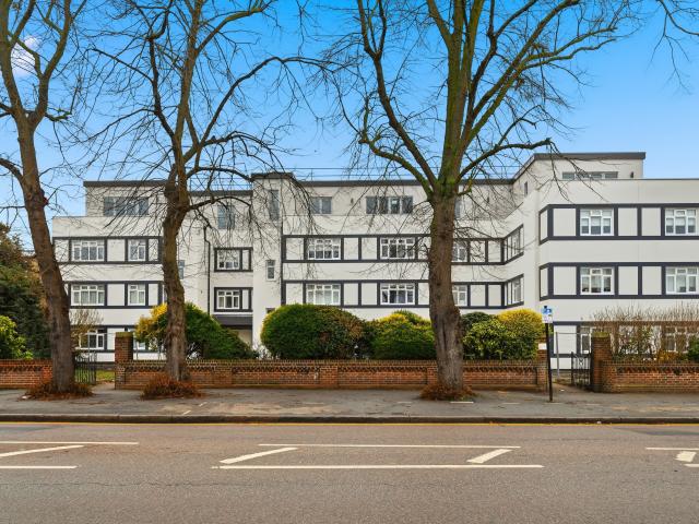 Flat for rent in Snaresbrook, Greater London