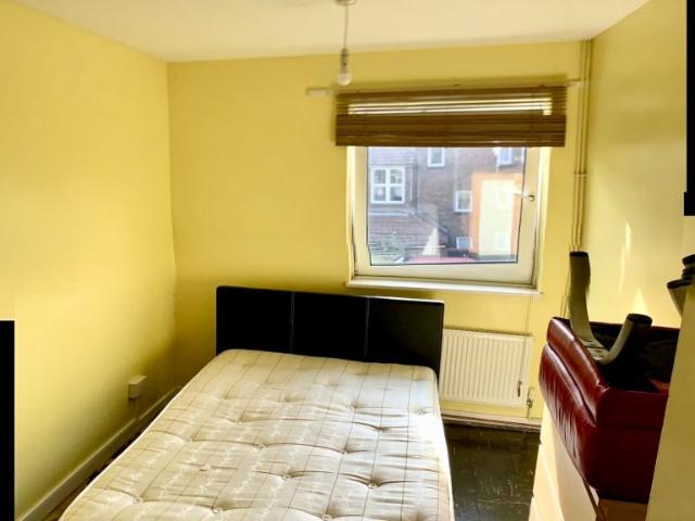 Flat for rent in Lower Edmonton, Edmonton