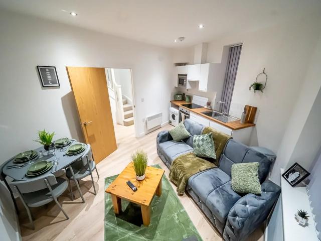 Flat for rent in Lady House, Burnedge