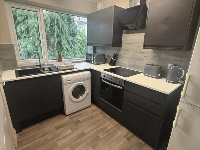 Flat for rent in Farsley, West Yorkshire