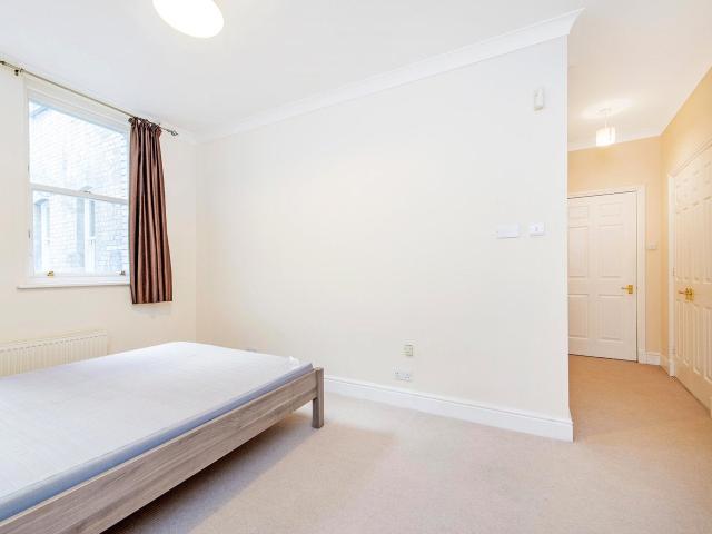 Flat for rent in Camden Town, East Marylebone