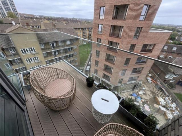 Flat for rent in Woodberry Down, Stamford Hill
