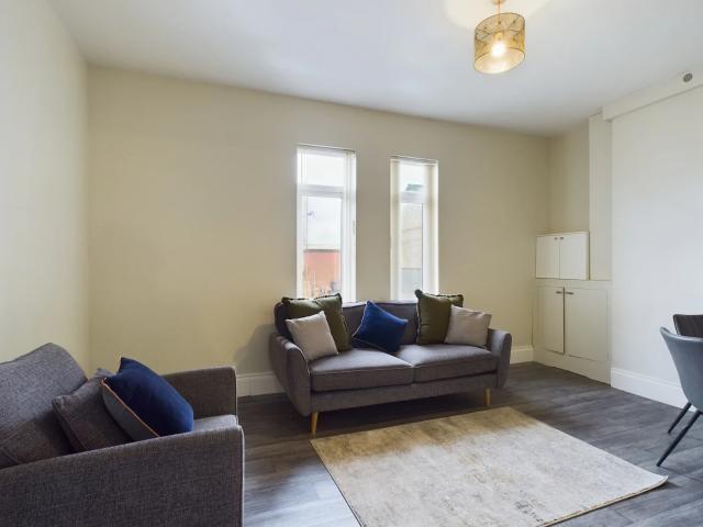 Flat for rent in Belfast, Short Strand