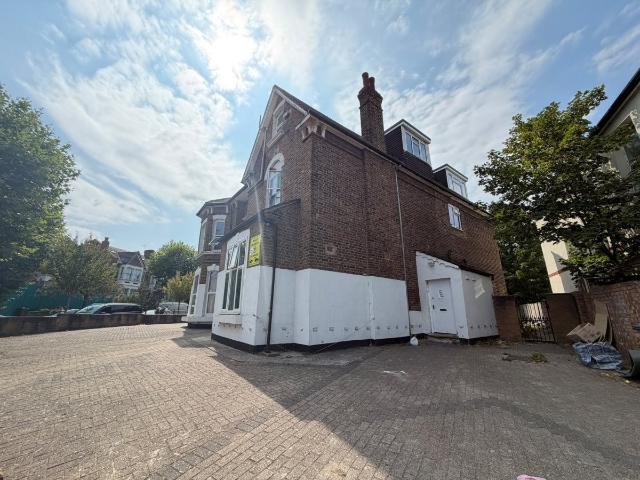 Flat for rent in Harlesden, Greater London