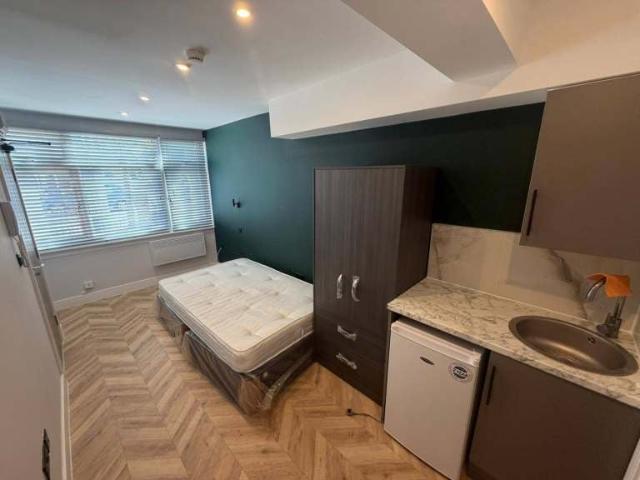 Flat for rent in Ponders End, Greater London