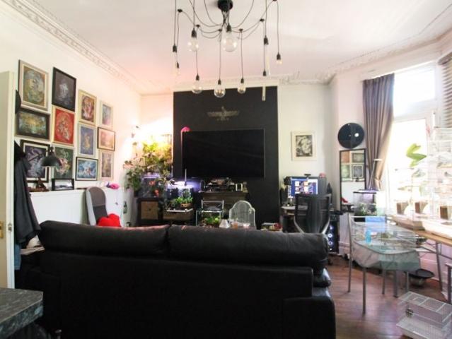 Flat for rent in Plasnewydd, Falcon Lodge