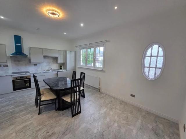 Flat for rent in London Borough of Croydon, Norbury
