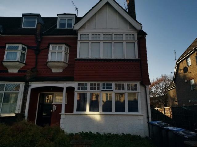 Flat for rent in London Borough of Croydon, Greater London