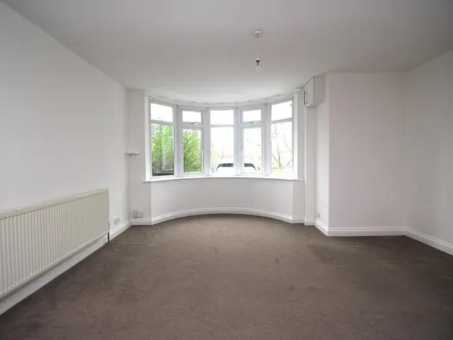 Flat for rent in Kingswood, North Watford