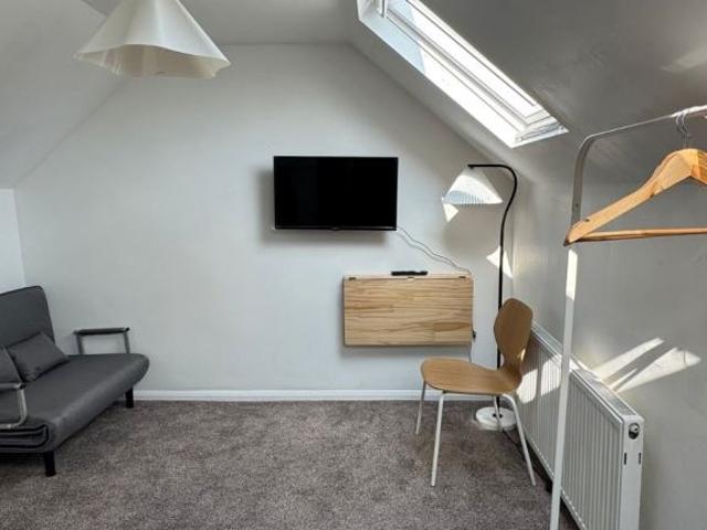Flat for rent in Dollis Hill, Greater London