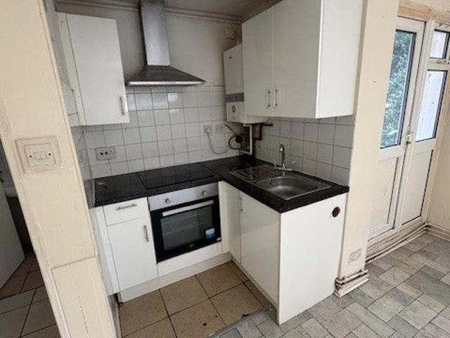 Flat for rent in Farley Hill, Spring Park