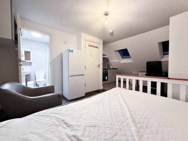 Flat for rent in London Borough of Hounslow, Osterley