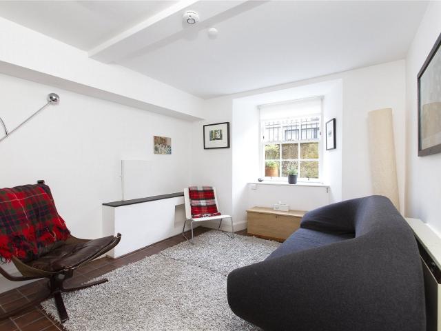 Flat for rent in New Town, Scotland