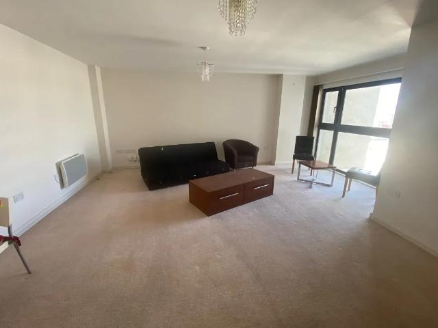 Flat for rent in Crockherbtown, Falcon Lodge