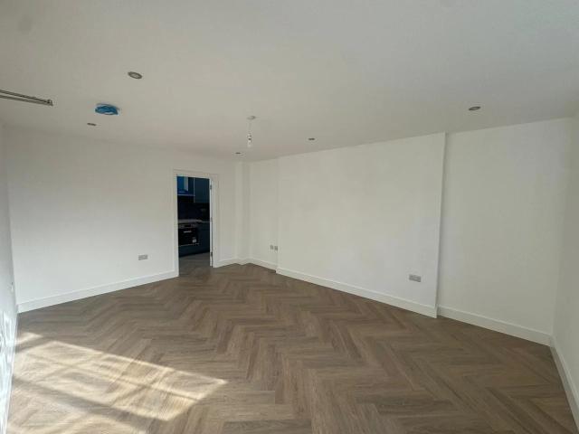 Flat for rent in London Borough of Croydon, Greater London