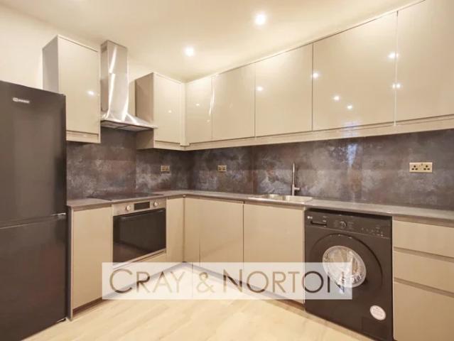 Flat for rent in London Borough of Croydon, Greater London