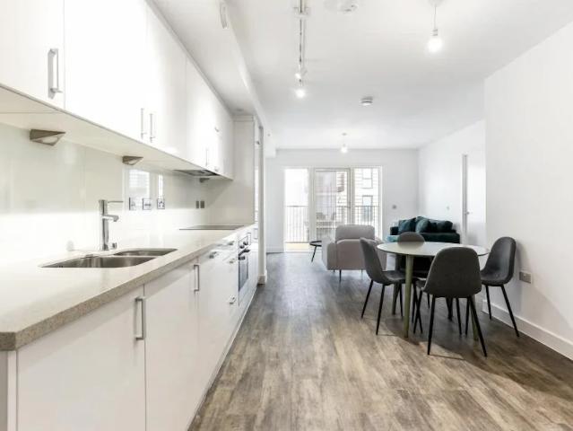 Flat for rent in Silvertown, Silvertown