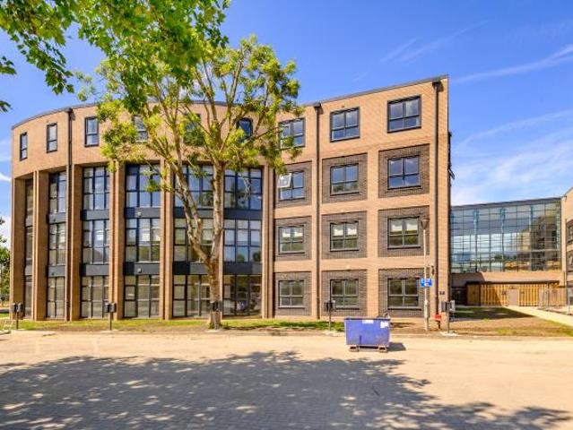 Flat for rent in Ferndale, Rodbourne