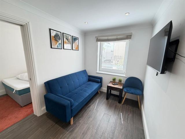 Flat for rent in Round Hill, Brighton